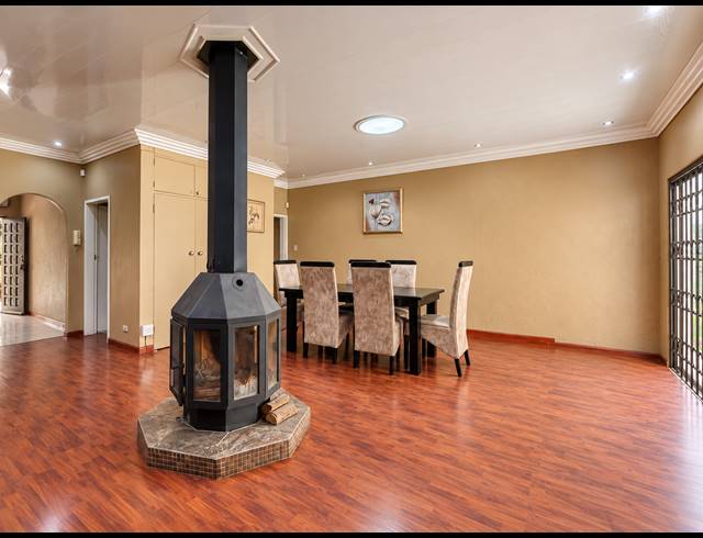 2 BEDROOM TOWNHOUSE FOR SALE IN THREE RIVERS